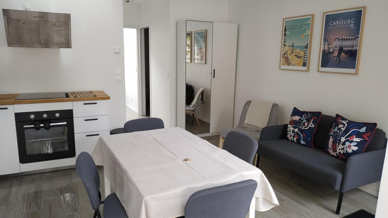 Charmant Et Lumineux Logement, Au Coeur De Кабур Екстериор снимка
